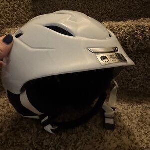 Giro White Ski Helmet with Seamless Compatibility medium
